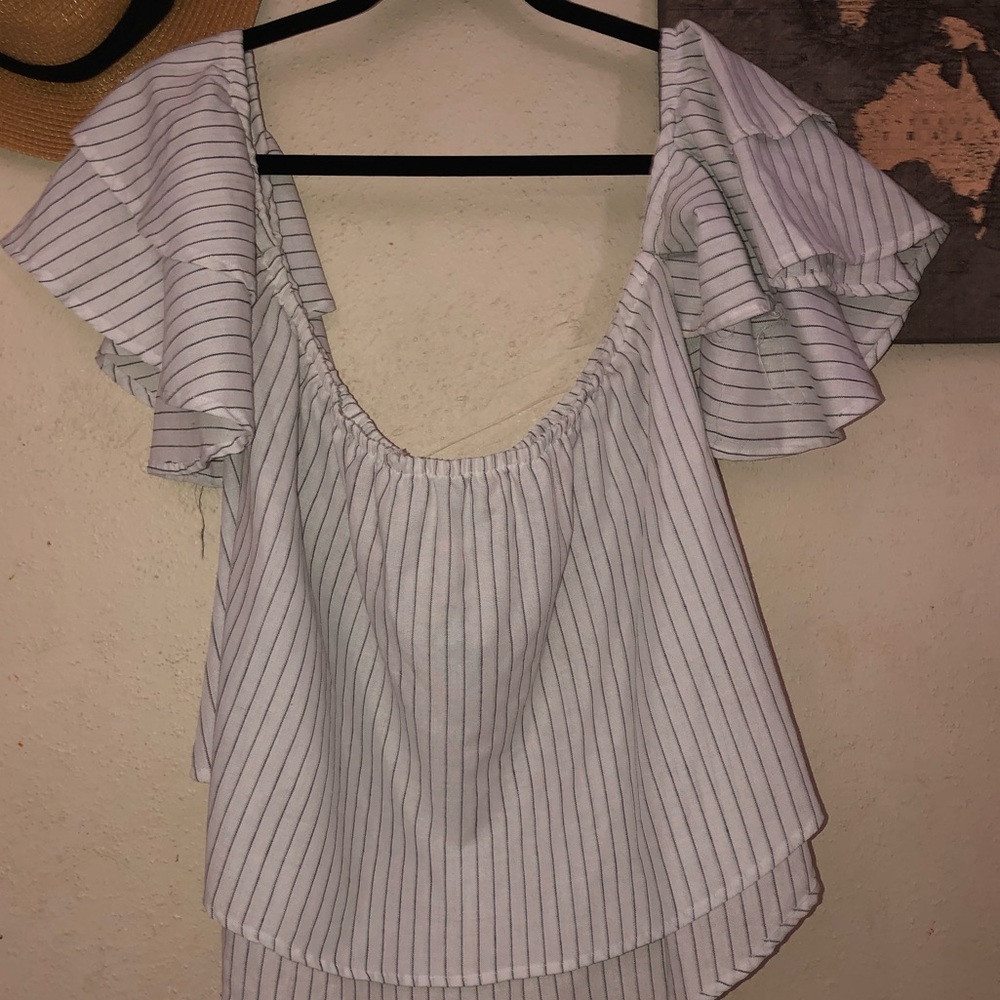 Gypsies & Moondust crop top and off shoulders top